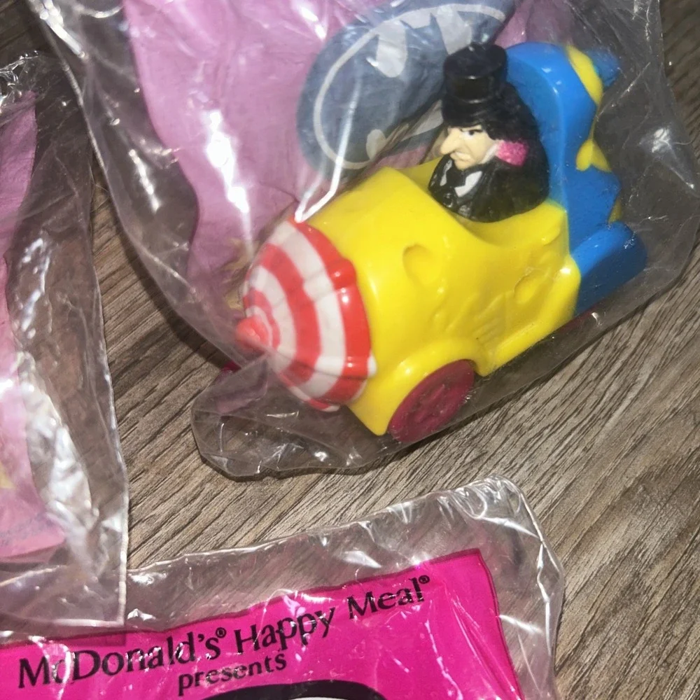 LOT OF 3 1991 McDonald Batman Returns PENGUIN UMBRELLA ROTO ROADSTER Happy Meal‎